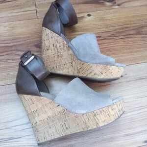 Marc Fisher Suede Hadeya wedge heel Sandal with open toe and ankle strap Size 7